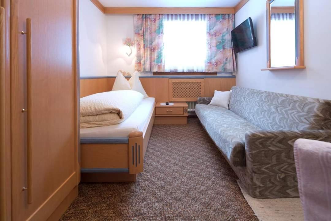 Gasthof Hotel Eiserne Hand ホッホフィルツェン エクステリア 写真